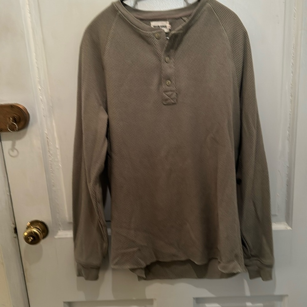 Taylor Stitch heavy bag waffle henley. Sage green.large/42